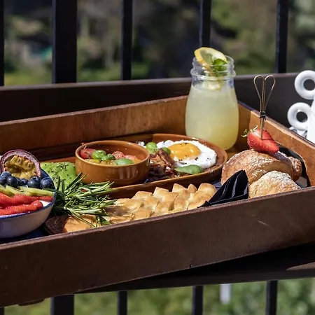 Апартаменты Tiny - Breakfast In - 5 Min From Station